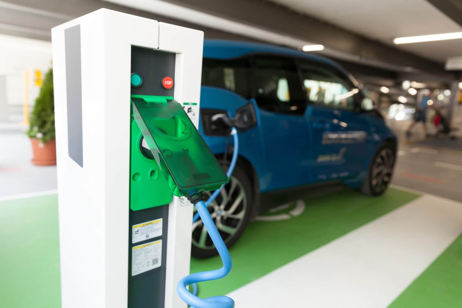 What does a battery for an electric car cost?